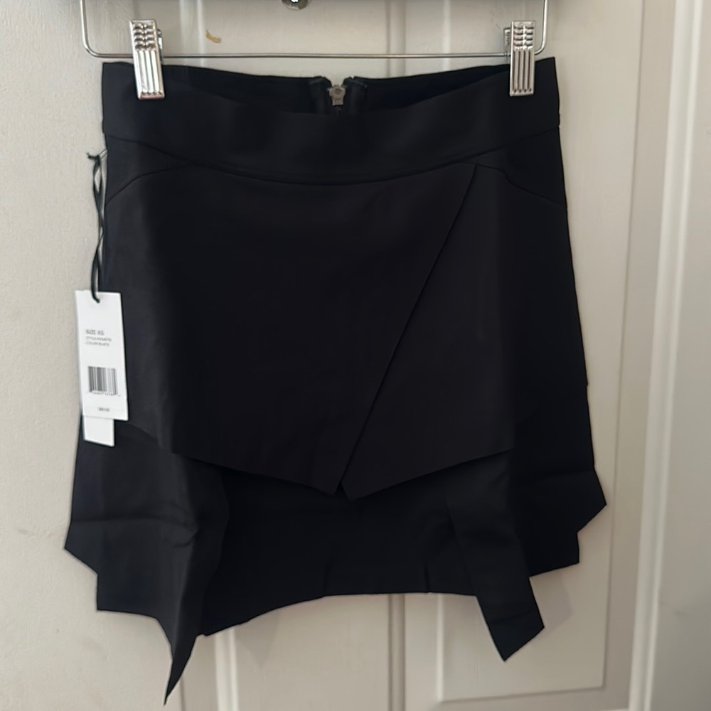 *FINAL* VICINITY BLACK MINI SKIRT: NEW WITH TAGS: SIZE XS